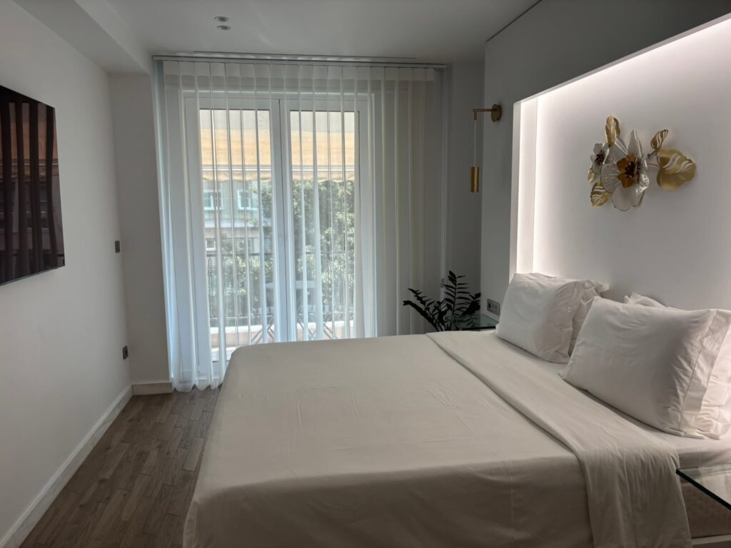 Deluxe Suite 301 - Photo 14