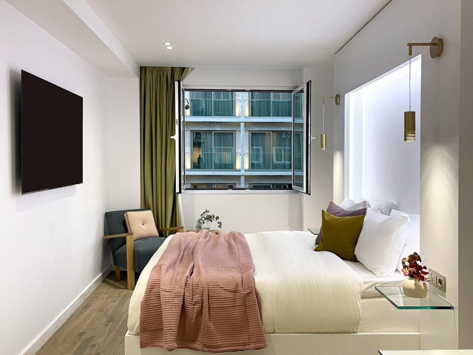 Lux Suite 304 - Photo 2