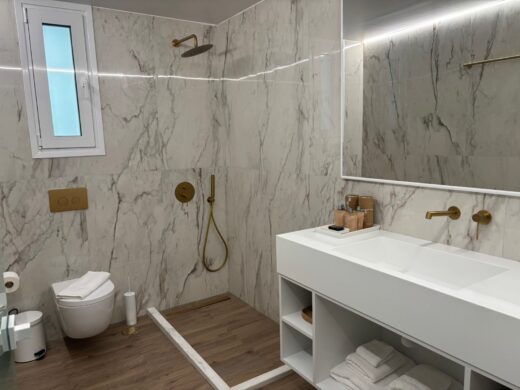 Quiet Suite 702 - Photo 5
